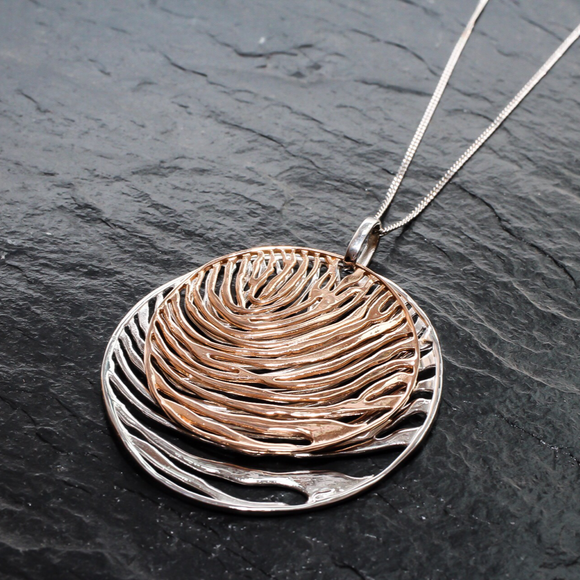 Róisín Round Wave Pendant and Chain