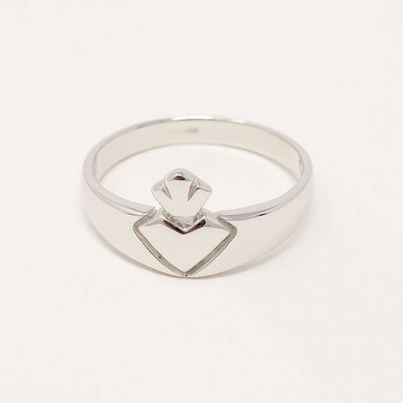 Contemporary Claddagh Style Ring